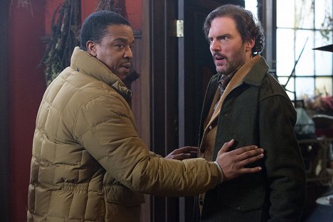 Russell Hornsby, Silas Weir Mitchell - Grimm - Jouer avec le feu - Film