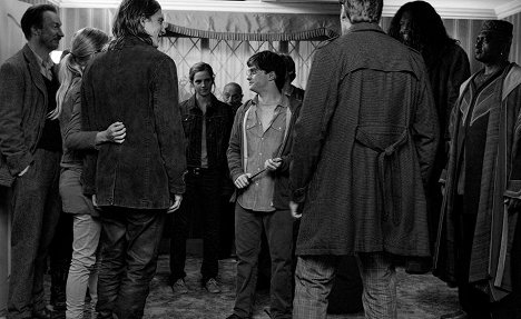 David Thewlis, Domhnall Gleeson, Emma Watson, Daniel Radcliffe, George Harris - Harry Potter and the Deathly Hallows: Part 1 - Photos