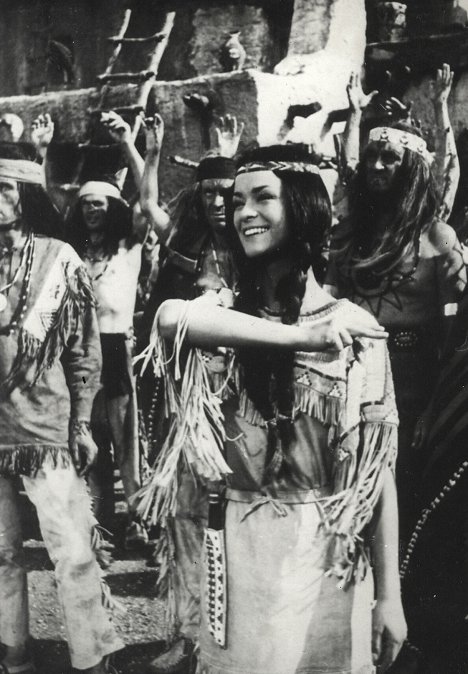 Marie Versini - Furia apache - De la película