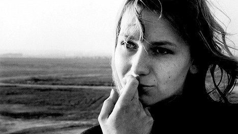 Hélène Chatelain - Am Rande des Rollfelds - Filmfotos