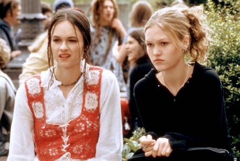 Susan May Pratt, Julia Stiles - 10 Things I Hate About You - Photos