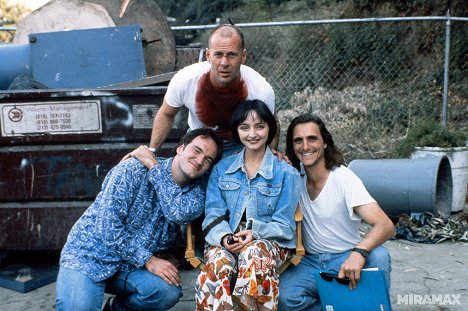 Quentin Tarantino, Bruce Willis, Maria de Medeiros, Lawrence Bender - Pulp Fiction - Van de set