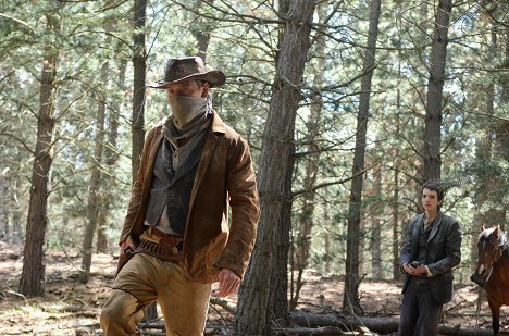 Michael Fassbender, Kodi Smit-McPhee - Slow West - Photos