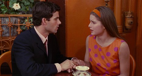 Nino Castelnuovo, Ellen Farner - Les Parapluies de Cherbourg - Film