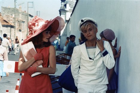 Françoise Dorléac, Jacques Perrin - The Young Girls of Rochefort - Photos