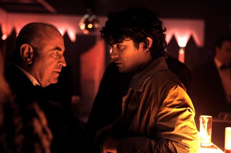 Bob Hoskins, Riccardo Scamarcio - Go Go Tales - De la película