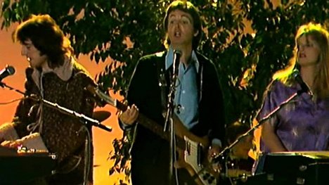 Denny Laine, Paul McCartney, Linda McCartney - Wings: With a Little Luck - Z filmu