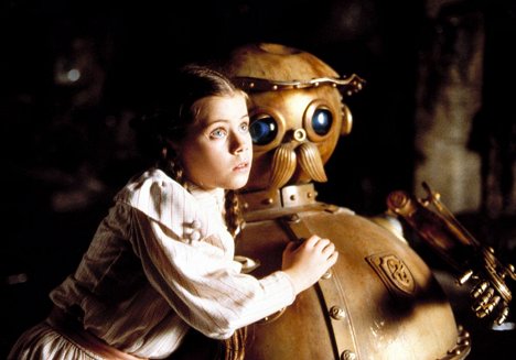 Fairuza Balk - Return to Oz - Photos