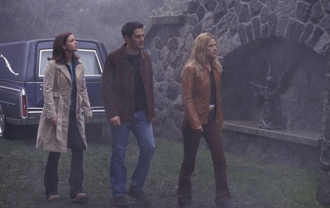 A.J. Cook, Michael Landes, Ali Larter - Final Destination 2 - Filmfotos