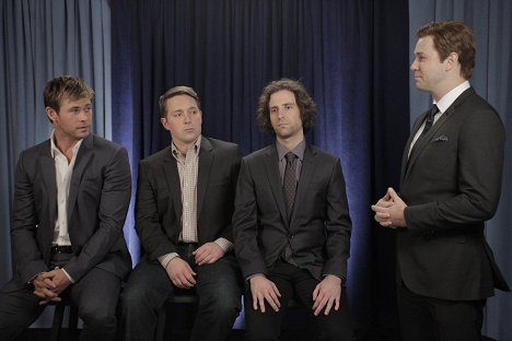 Chris Hemsworth, Beck Bennett, Kyle Mooney, Taran Killam - Saturday Night Live - Filmfotók