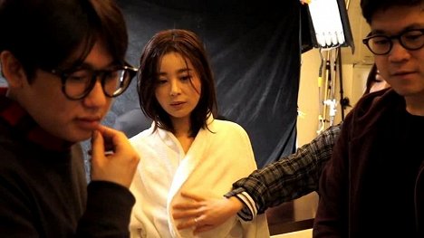 Yeong-hee Seo - Madonna - Z natáčení