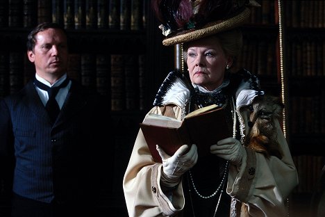 Judi Dench - The Importance of Being Earnest - Photos