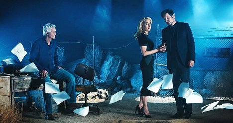 Chris Carter, Gillian Anderson, David Duchovny - Akte X - Season 10 - Werbefoto