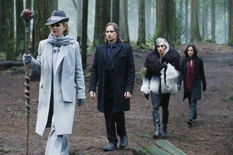 Kristin Bauer van Straten, Robert Carlyle, Victoria Smurfit, Lana Parrilla - Once Upon a Time - Best Laid Plans - Photos