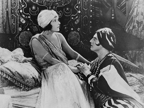 Norma Talmadge, Joseph Schildkraut - The Song of Love - Z filmu