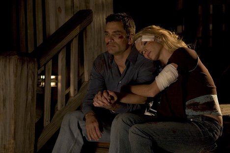 Johnathon Schaech, Ellen Hollman - Road House 2 - Photos