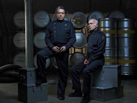Edward James Olmos, Michael Hogan - Battlestar Galactica - Werbefoto