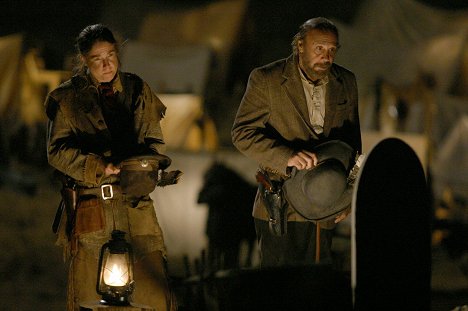 Robin Weigert, Dayton Callie - Deadwood - Bullock Returns to the Camp - Filmfotók