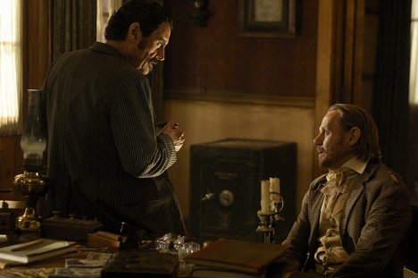 Ian McShane, William Sanderson - Deadwood - Bullock Returns to the Camp - De la película