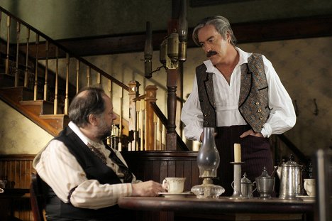 W. Earl Brown, Powers Boothe - Deadwood - No Other Sons or Daughters - Z filmu