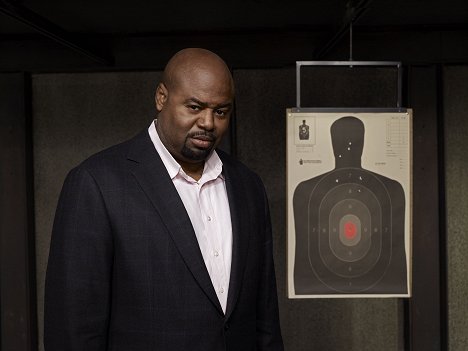 Chi McBride - Human Target - Werbefoto