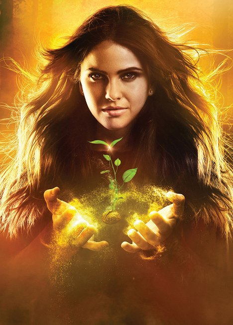 Shelley Hennig - The Secret Circle - Promokuvat