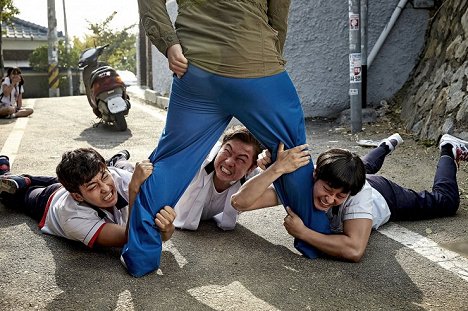 Ho-joon Son, Won-hee Lim, Dong-wook Kim - Sseuri sseommeo nait - Filmfotók
