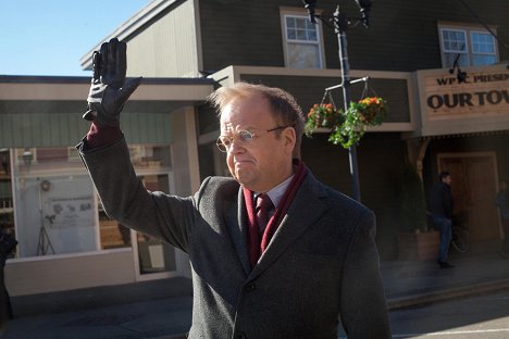 Toby Jones - Wayward Pines - Maailman mukavin paikka - Kuvat elokuvasta