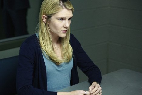 Lily Rabe - The Whispers - What Lies Beneath - De la película