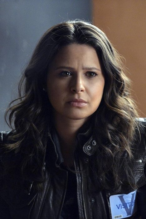 Katie Lowes - Scandal - An Innocent Man - Photos