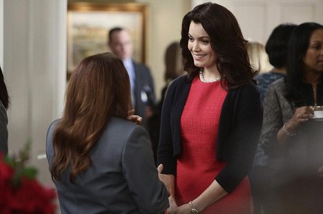Bellamy Young - Scandal - The Lawn Chair - Photos