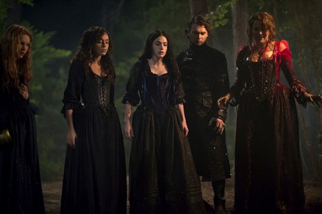 Tamzin Merchant, Ashley Madekwe, Janet Montgomery, Joe Doyle, Lucy Lawless - Salem - Midnight Never Come - De la película