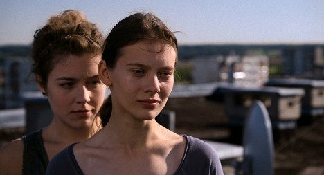 Aiste Dirziute, Julija Steponaityte - El verano de Sangaile - De la película