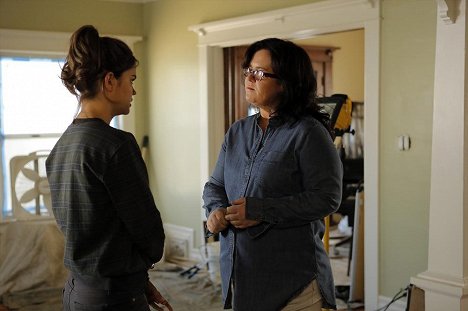 Maia Mitchell, Rosie O'Donnell - The Fosters - The Silence She Keeps - De la película