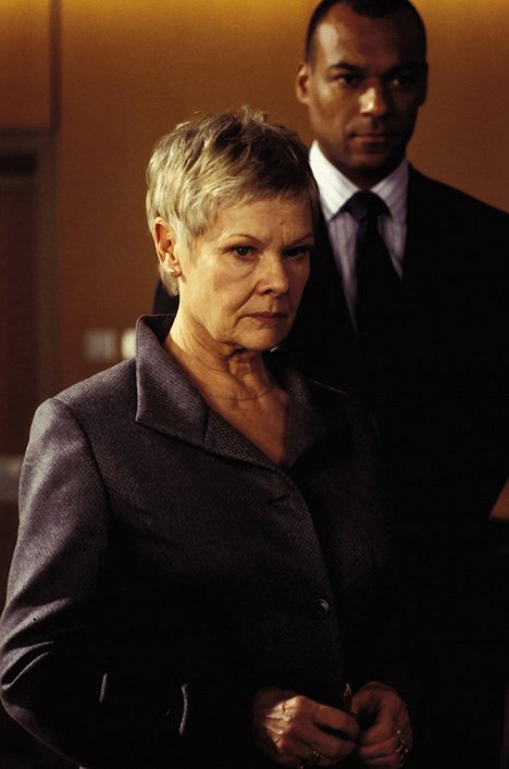 Judi Dench, Colin Salmon - Die Another Day - Photos