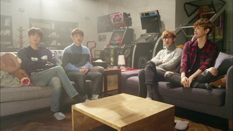 Sehun, D.O., Chanyeol, Baekhyun - Woori yeopjibe EXOga sanda - Filmfotos