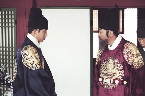 Ah-in Yoo, Kang-ho Song - The Throne - Photos