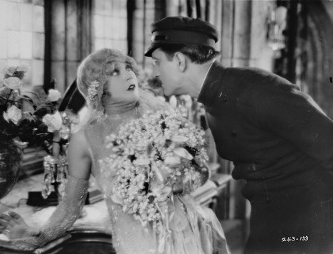 Mae Murray, Basil Rathbone - The Masked Bride - Z filmu