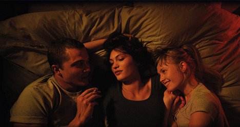 Karl Glusman, Aomi Muyock, Klara Kristin - Love - Do filme