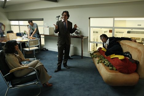 Aubrey Plaza, Roman Coppola, Charlie Sheen - A Glimpse Inside the Mind of Charles Swan III - Van de set