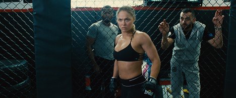 Ronda Rousey - Entourage - Van film