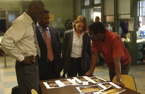 Lance Reddick, Wendell Pierce, Amy Ryan, Clarke Peters - The Wire - Port in a Storm - Photos