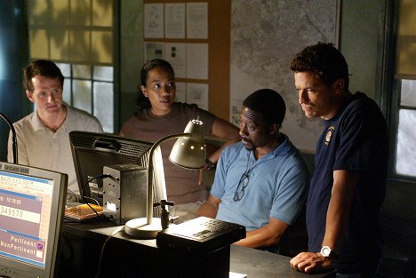 Jim True-Frost, Sonja Sohn, Clarke Peters, Dominic West - The Wire - Time After Time - Photos