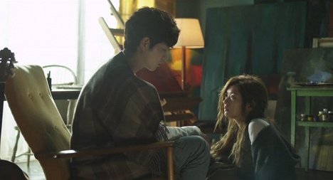 Jong-hyeon Hong, So-min Jeong - Aelliseu : wondeolaendeueseo on sonyeon - Z filmu