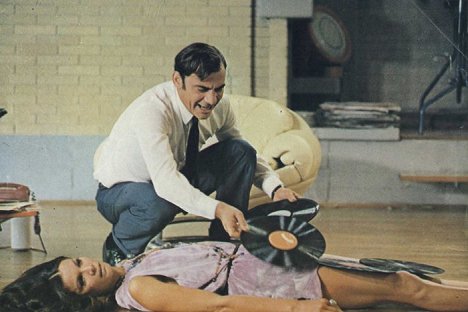 Gian Maria Volonté, Florinda Bolkan - Investigation of a Citizen Above Suspicion - Photos