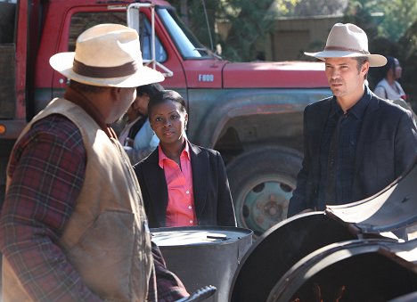 Erica Tazel, Timothy Olyphant - Justified - The Devil You Know - Photos