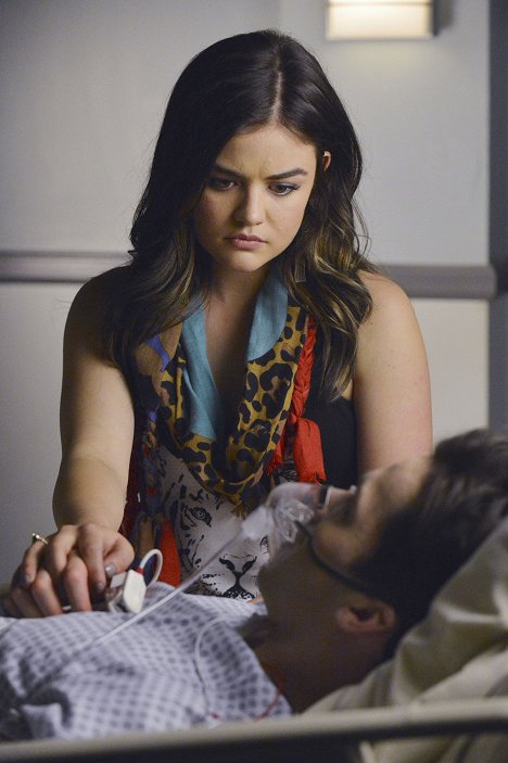 Lucy Hale, Ian Harding - Pretty Little Liars - EscApe from New York - Photos