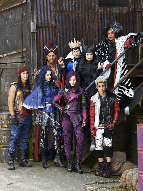 Booboo Stewart, Sofia Carson, Maz Jobrani, Dove Cameron, Kathy Najimy, Kristin Chenoweth, Cameron Boyce, Wendy Raquel Robinson - Utódok - Promóció fotók