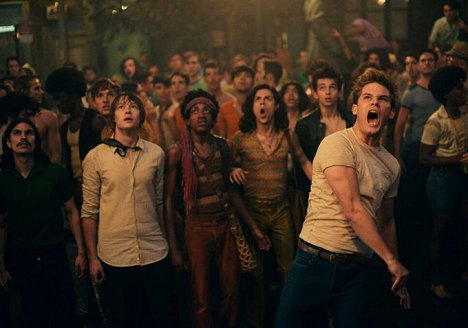 Otoja Abit, Jonny Beauchamp, Jeremy Irvine - Stonewall - Filmfotók