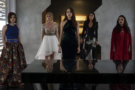 Lucy Hale, Ashley Benson, Troian Bellisario, Shay Mitchell, Janel Parrish - Pretty Little Liars - Game Over, Charles - Do filme